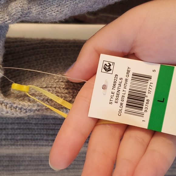 NWT Gray Sweater with Polka Dot Texture Size L - Picture 4 of 4